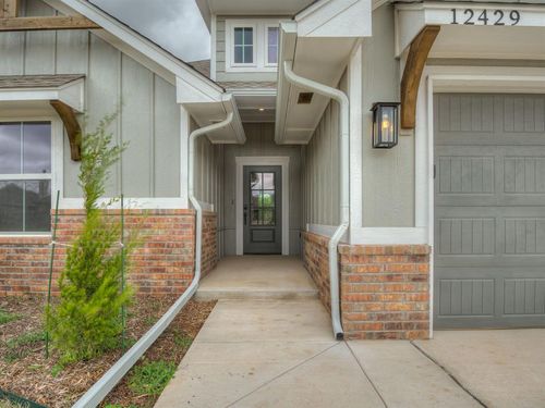 12429 Dolche Vita Dr, Yukon, OK, 73085 | Card Image