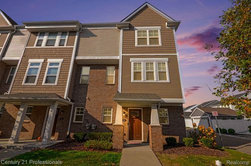 59-2500 Normandy, Royal Oak, MI, 48073 | Card Image