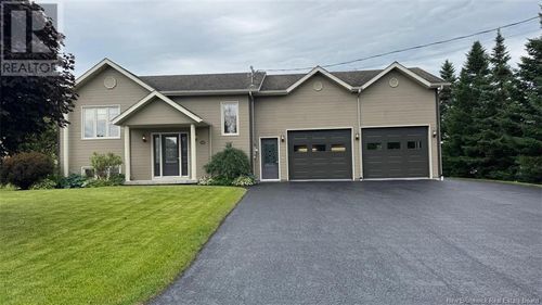 15 Rue Banville, Saint Quentin, NB, E8A2S7 | Card Image