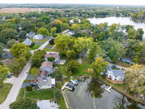 228 S Shore Dr, Island Lake, IL, 60042-8462 | Card Image