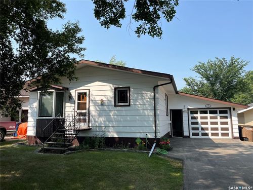 89 1st St Sw, Wadena, SK, S0A4J0 | Card Image