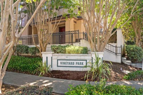 3201 Vineyard Park Way, San Jose, CA, 95135-2065 | Card Image