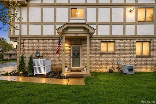 41999 King Edward Ct, Clinton Township, MI, 48038-4525 | Card Image