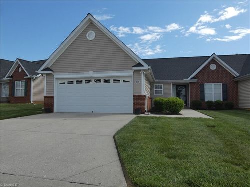 309 Locksley Ct, Thomasville, NC, 27360-3055 | Card Image