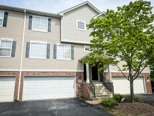1758 Fredericksburg Ln, Aurora, IL, 60503-3644 | Card Image