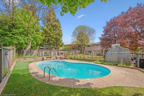 31 Carey Cres, Guelph, ON, N1H7J9 | Card Image