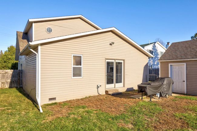 246 Lagoon Beach Dr, House other with 3 bedrooms, 2 bathrooms and null parking in Bay City MI | Image 37