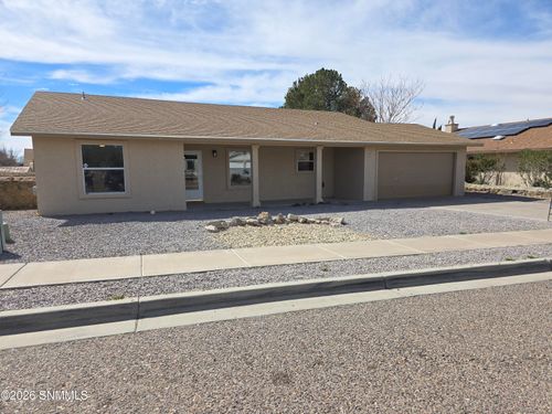 862 Stefanie Ct, Las Cruces, NM, 88005-0930 | Card Image