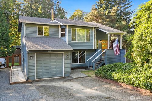 9228 49th Ave W, Mukilteo, WA, 98275-3725 | Card Image