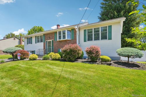 12 Bayview Dr, Stony Point, NY, 10980-1302 | Card Image