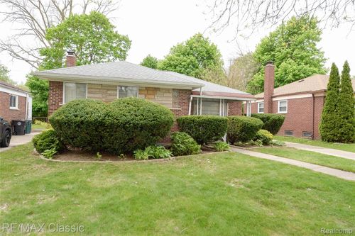 21961 Sussex St, Oak Park, MI, 48237-3511 | Card Image