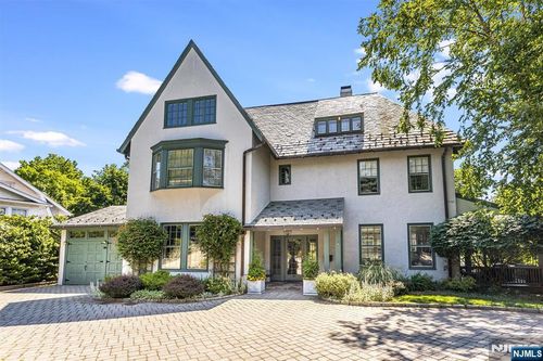 189 Upper Mountain Ave, Montclair, NJ, 07042-1905 | Card Image