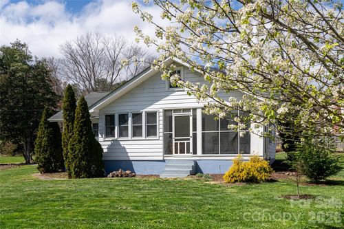 994 Riceville Rd, Asheville, NC, 28805-9223 | Card Image