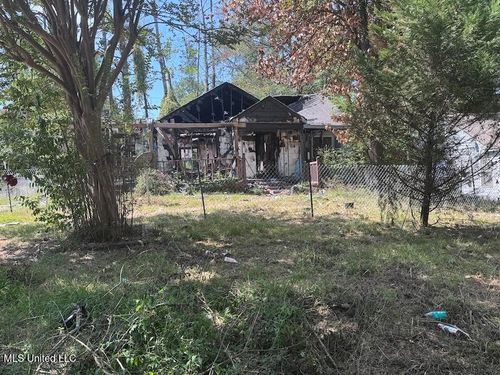 223 Kimbrough Dr, Jackson, MS, 39204-5717 | Card Image