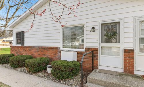 3367 Division Ave Sw, Grandville, MI, 49418-1211 | Card Image