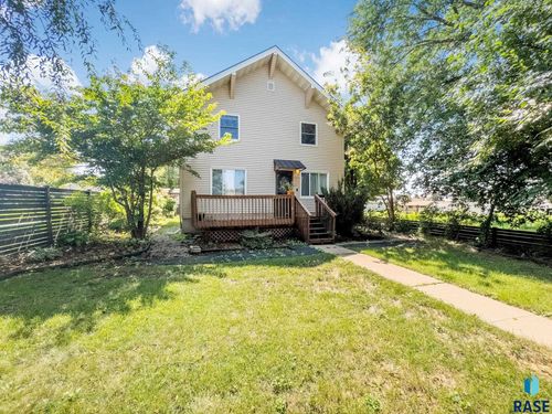 409 Essex St, Garretson, SD, 57030-2048 | Card Image