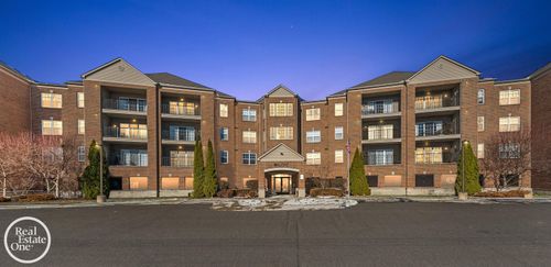 2118 Country Club Dr, Saint Clair Shores, MI, 48082-2904 | Card Image