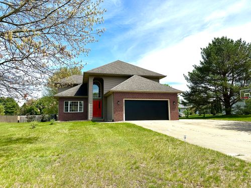 8321 Leelanau St, Kalamazoo, MI, 49009-3905 | Card Image