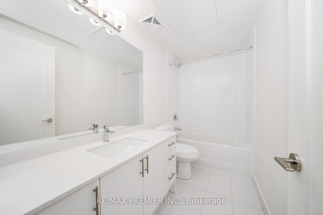 330 - 8960 Jane St, Condo with 2 bedrooms, 2 bathrooms and 1 parking in Concord ON | Image 19