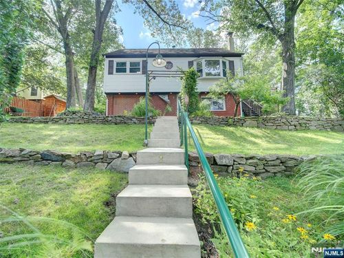 2 Roger Ave, Haskell, NJ, 07420-1523 | Card Image