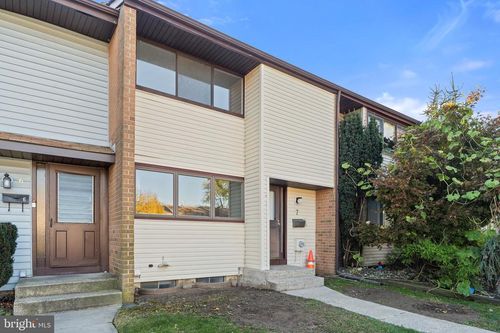 7 Twin Rivers Dr N, East Windsor, NJ, 08520-5519 | Card Image