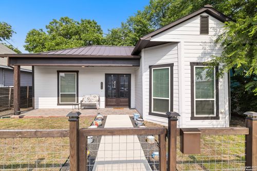 1219 N Olive St, San Antonio, TX, 78202-1131 | Card Image