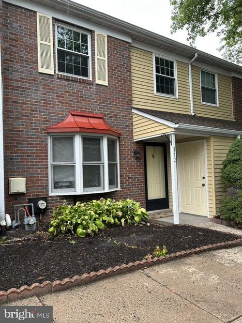 112 Brookwood Dr, AMBLER, PA, 19002-5024 | Card Image