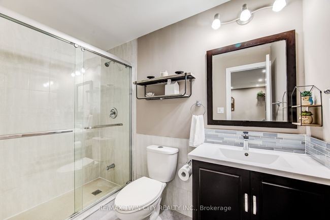 616 Frieburg Dr, House other with 5 bedrooms, 4 bathrooms and 2 parking in Waterloo ON | Image 37