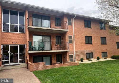 apt-201-1747 Edgewood Hill Cir, HAGERSTOWN, MD, 21740-3332 | Card Image