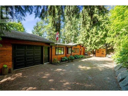 7792 Columbia Dr, Anglemont, BC, V0E1M8 | Card Image