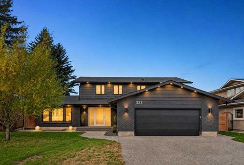 323 Parkview Cres Se, Calgary, AB, T2J4N8 | Card Image