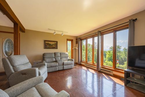 1383 Shadow Lake Rd, Waterford, VT, 05819-9482 | Card Image