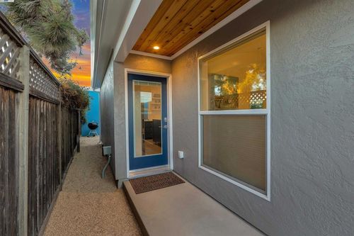 930 Magnolia Dr, Alameda, CA, 94502-7058 | Card Image