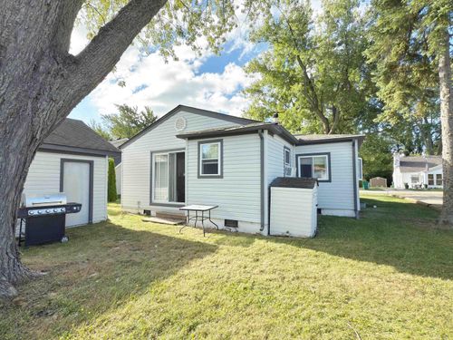 7525 Elmwood Rd, Lexington, MI, 48450-9137 | Card Image