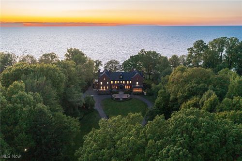 12725 Lake Shore Blvd, Bratenahl, OH, 44108-1138 | Card Image