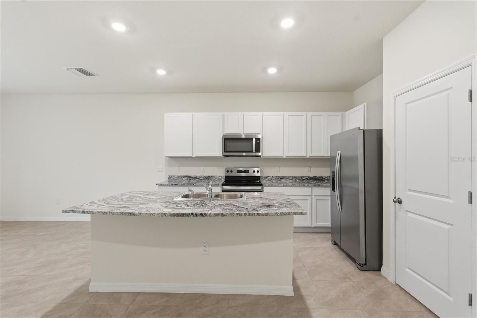 Residential in WIMAUMA 4
