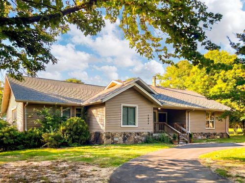 1804 Westgate Dr, Heber Springs, AR, 72543-2838 | Card Image