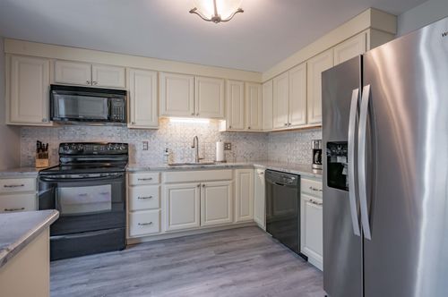 unit-8-8 Veterans Road, Amherst, NH, 03031 | Card Image