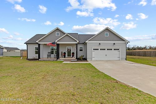 107 Fowler Manning Road, Richlands, NC, 28574 | Card Image
