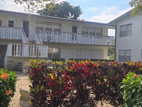 17 Cambridge A, West Palm Beach, FL, 33417-1303 | Card Image