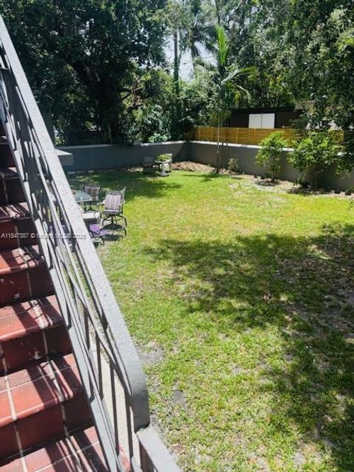 a-4950 N Miami Ave, Miami, FL, 33127-2118 | Card Image