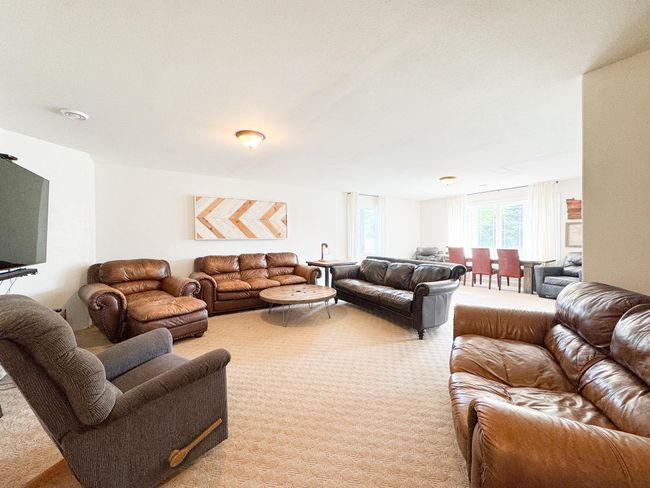 Family Room.jpg | Image 14