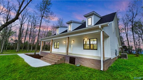 191 Scenic Dr, Section, AL, 35771-7042 | Card Image