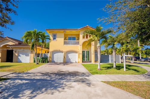 1046 Ne 17th Ter, Homestead, FL, 33033-4690 | Card Image