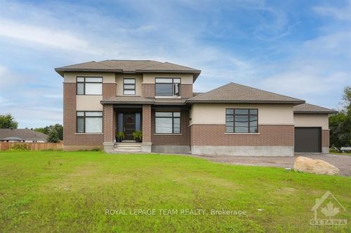6484 Prince Of Wales Dr, North Gower, ON, K0A2T0 | Card Image