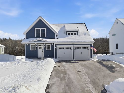 47 Clover Lane, Londonderry, NH, 03053 | Card Image