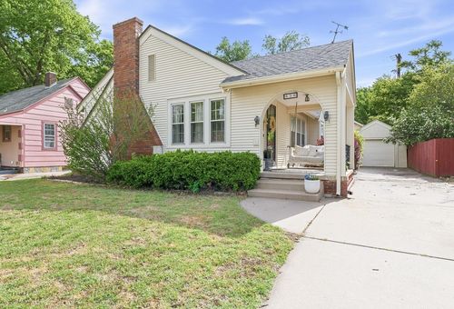 836 S Madison Ave, Wichita, KS, 67211-2819 | Card Image