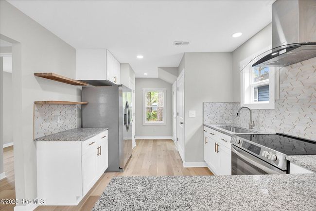 803 S 14 Th St, House other with 2 bedrooms, 1 bathrooms and null parking in Wilmington NC | Image 7