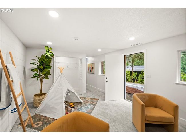 4819 Sw Hamilton St, House other with 4 bedrooms, 3 bathrooms and 2 parking in Portland OR | Image 33