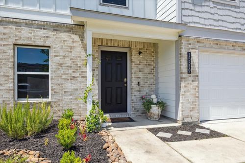 15519 Taylorcrest Dr, Conroe, TX, 77306-2239 | Card Image